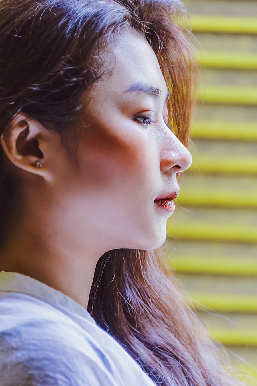 Side profile highlighting the shape of the nose